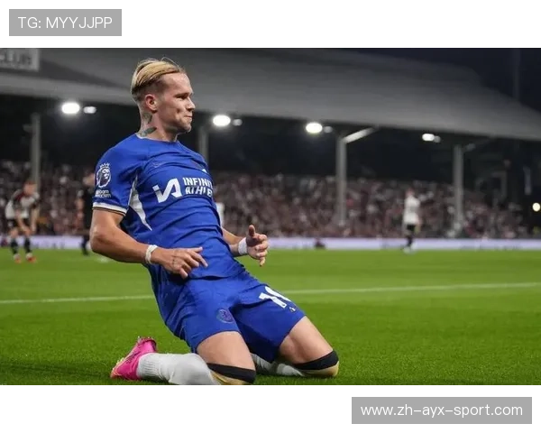 切尔西抢断后迅速推进，穆德里克劲射打高