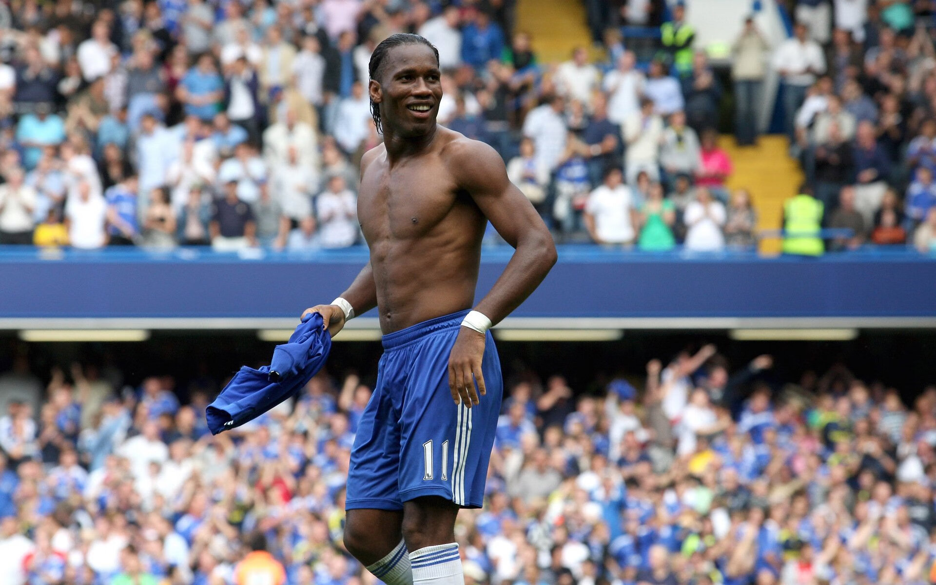 皮特·卡普尔通过快速反击帮助袋鼠队牢牢掌控比赛节奏，皮特卡瑞尔